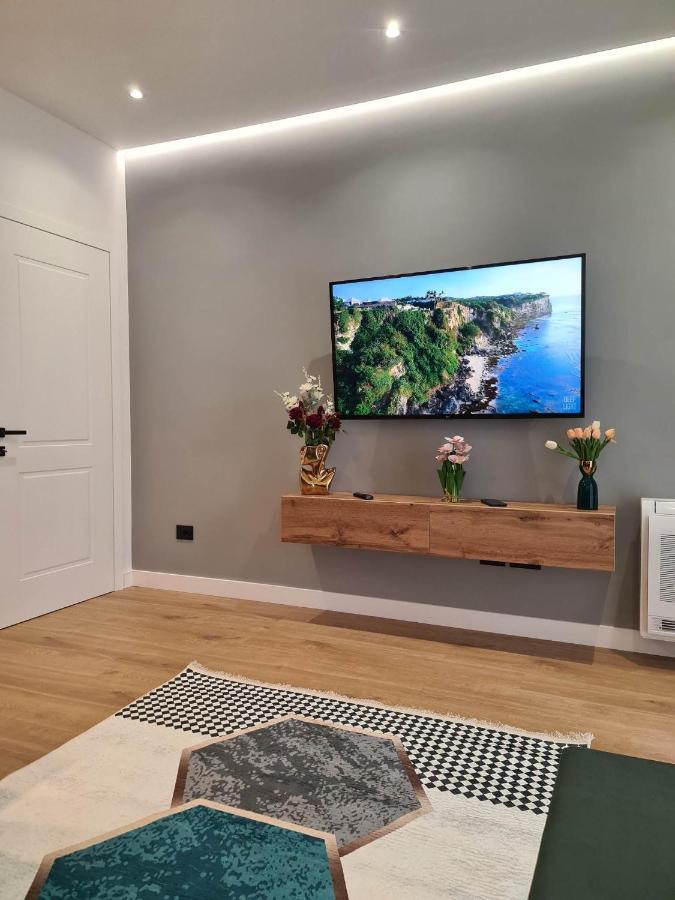 Grey Luxury Apartment Gjirokastër Eksteriør bilde